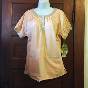 Iguana Med Green Line Scrub Top